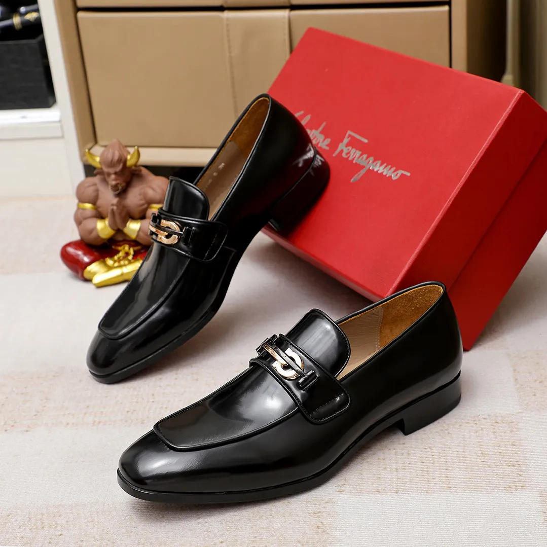 Men's shoes 💰600 🕷🕷🐂【Ferragamo】 Popular fashionable casual shoes🇨🇳Official website counter 1:1 production, original mold opening💯Good quality visible, imported high-end first-layer pebbled calfskin, water-dyed🐂leather lining🌿very clear texture, high-quality waterproof, non-slip and wear-resistant outsole🎋high quality and low price, truly handmade🍓, 3 colors available! Code number 38-44 (45. To be customized)